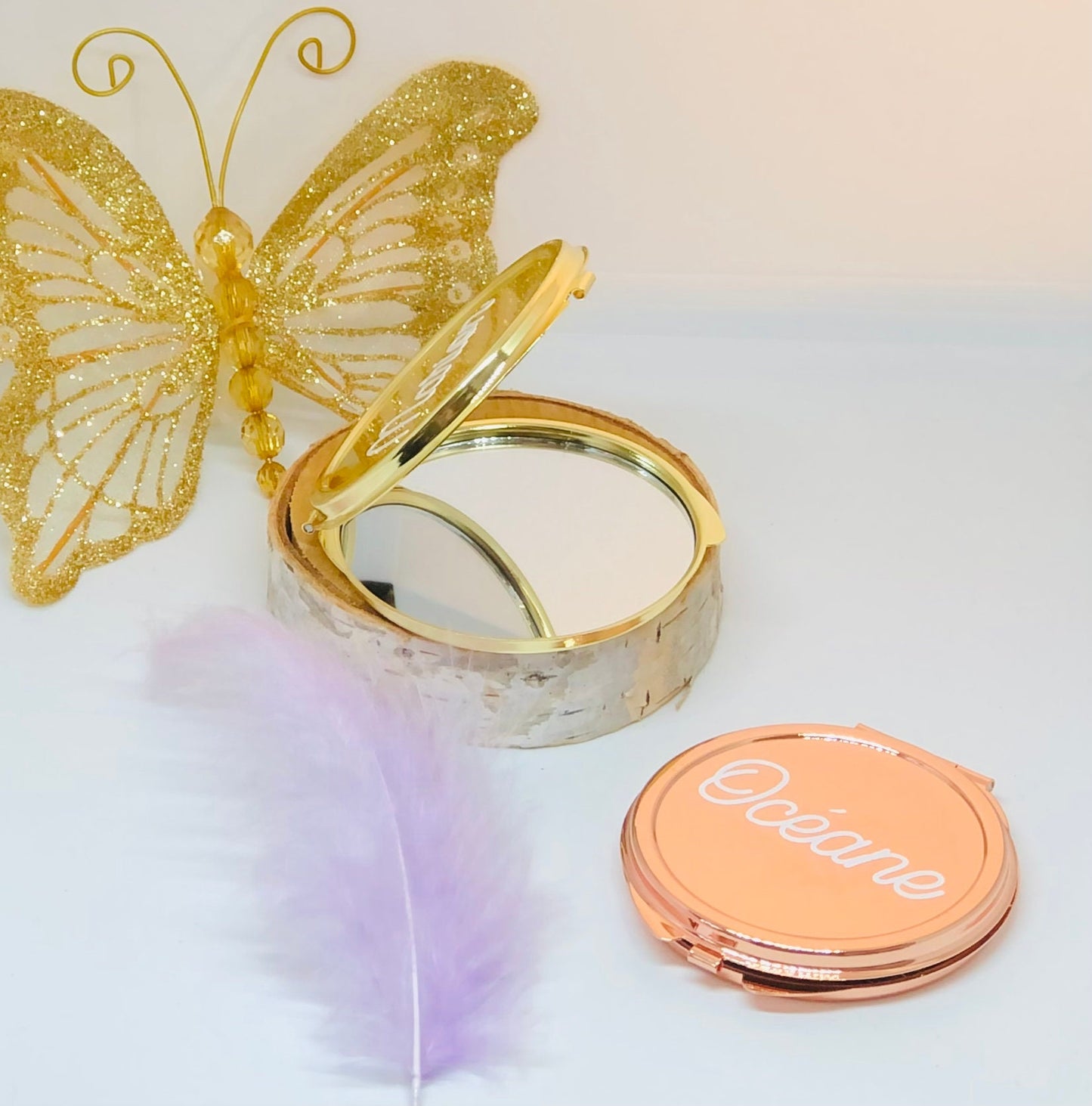 Compact gold or rose gold mirror customized for temoin request and bridesmaid