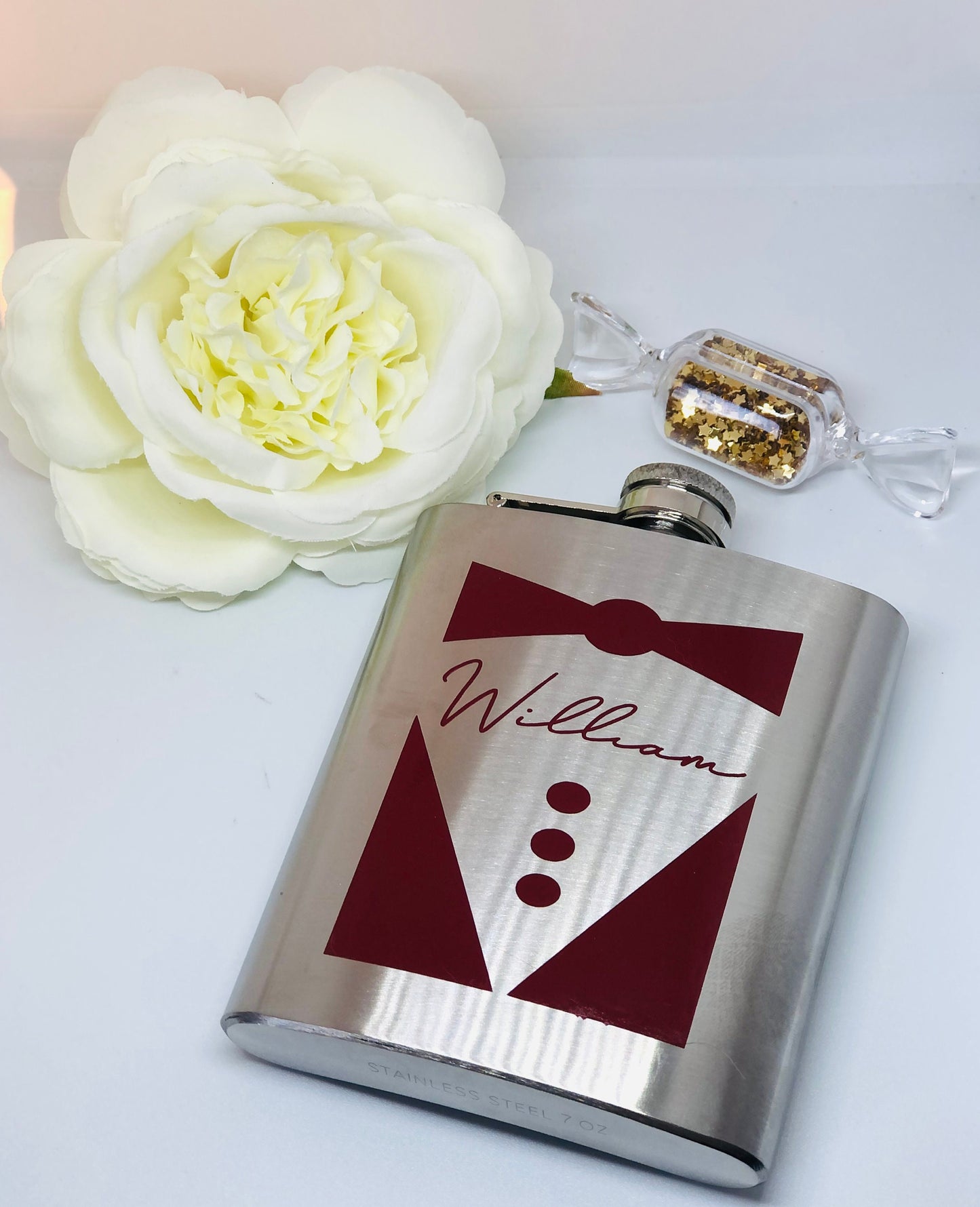 Personalized and cute flask to offer wedding, birthday, Christmas, parties