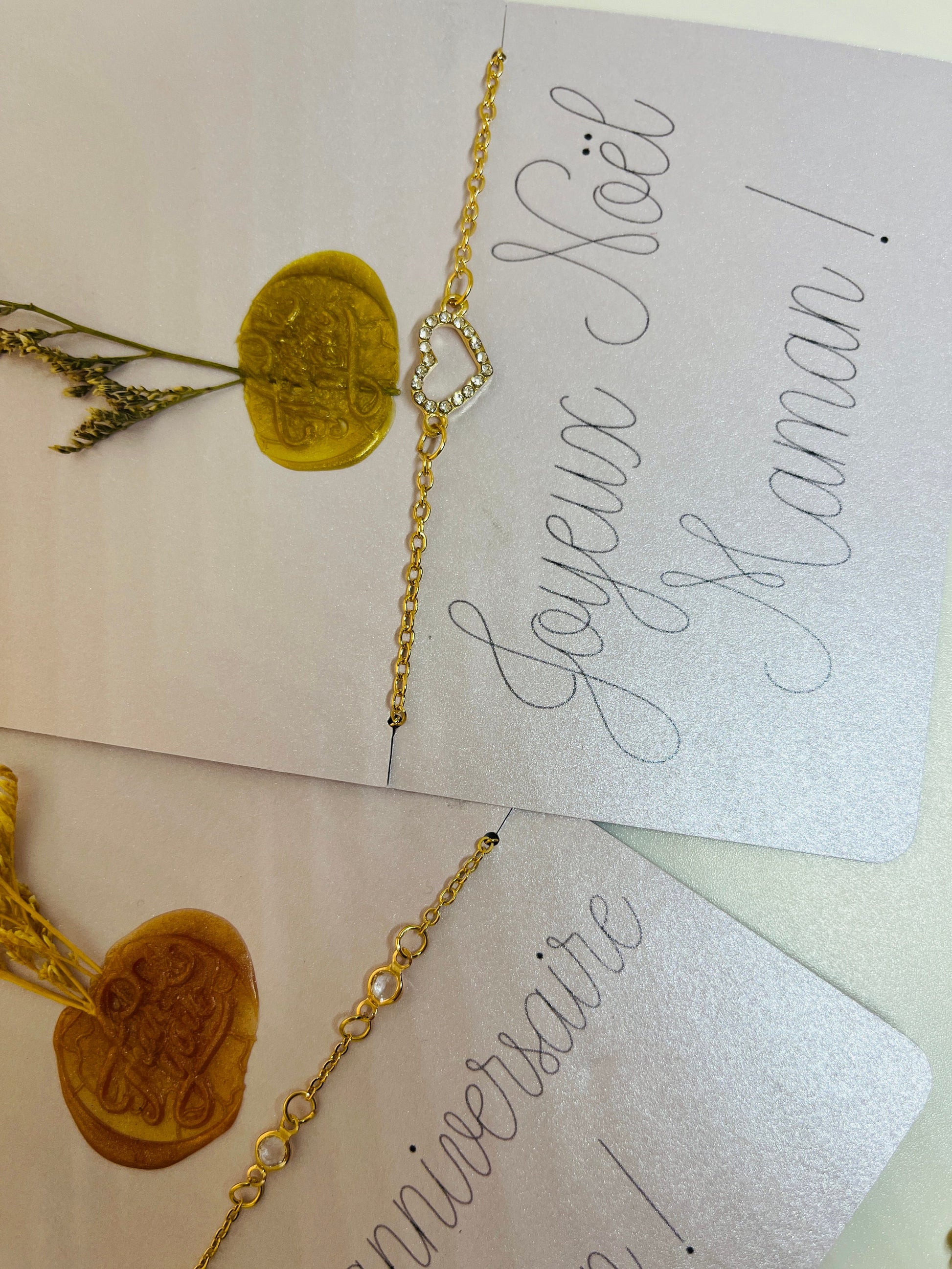 Personalized card and bracelet for all occasions, dried flowers and buckets